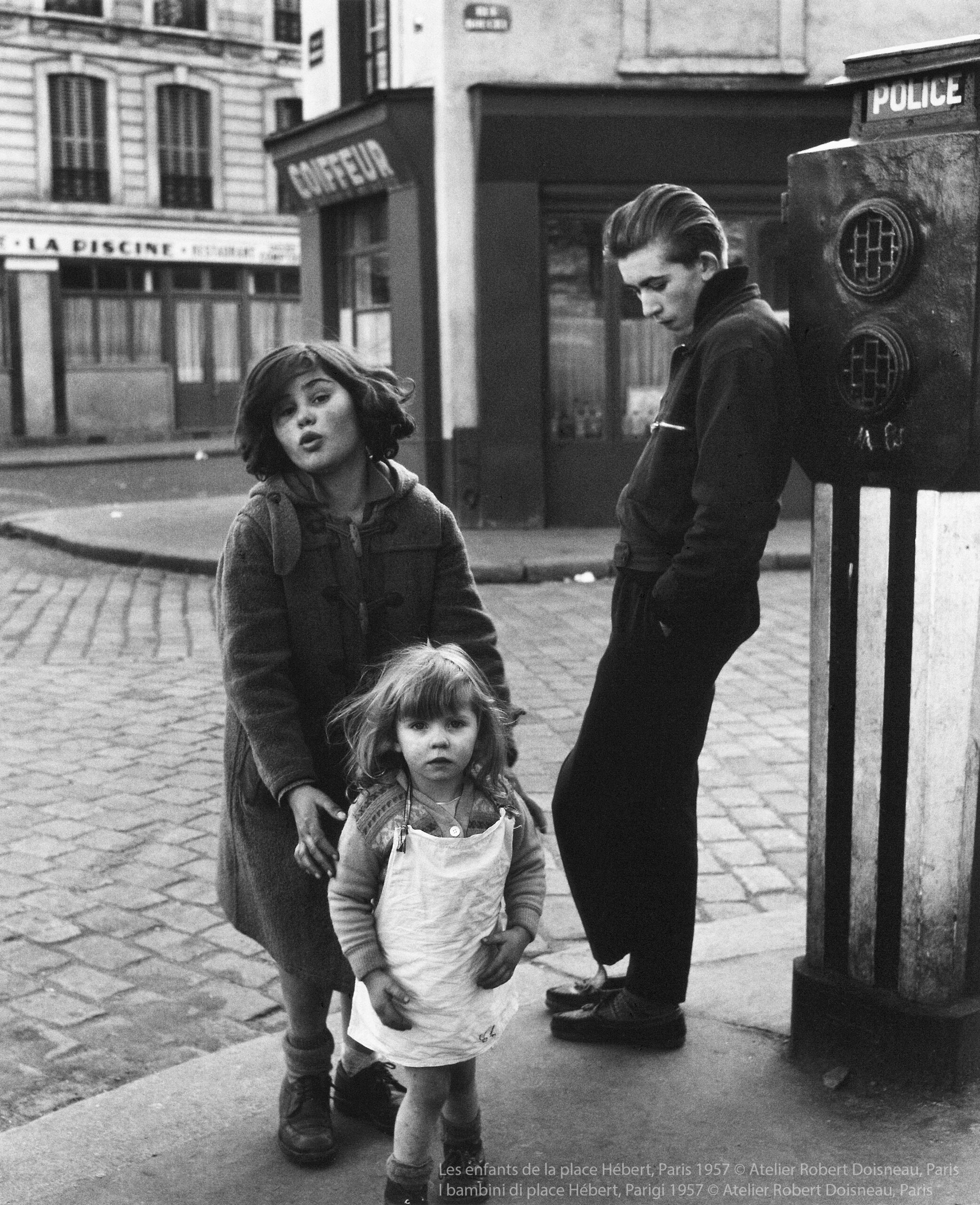 Magazzino-idee-Robert-Doisneau-C-70M-Les-petits-enfants-au-lait-1932