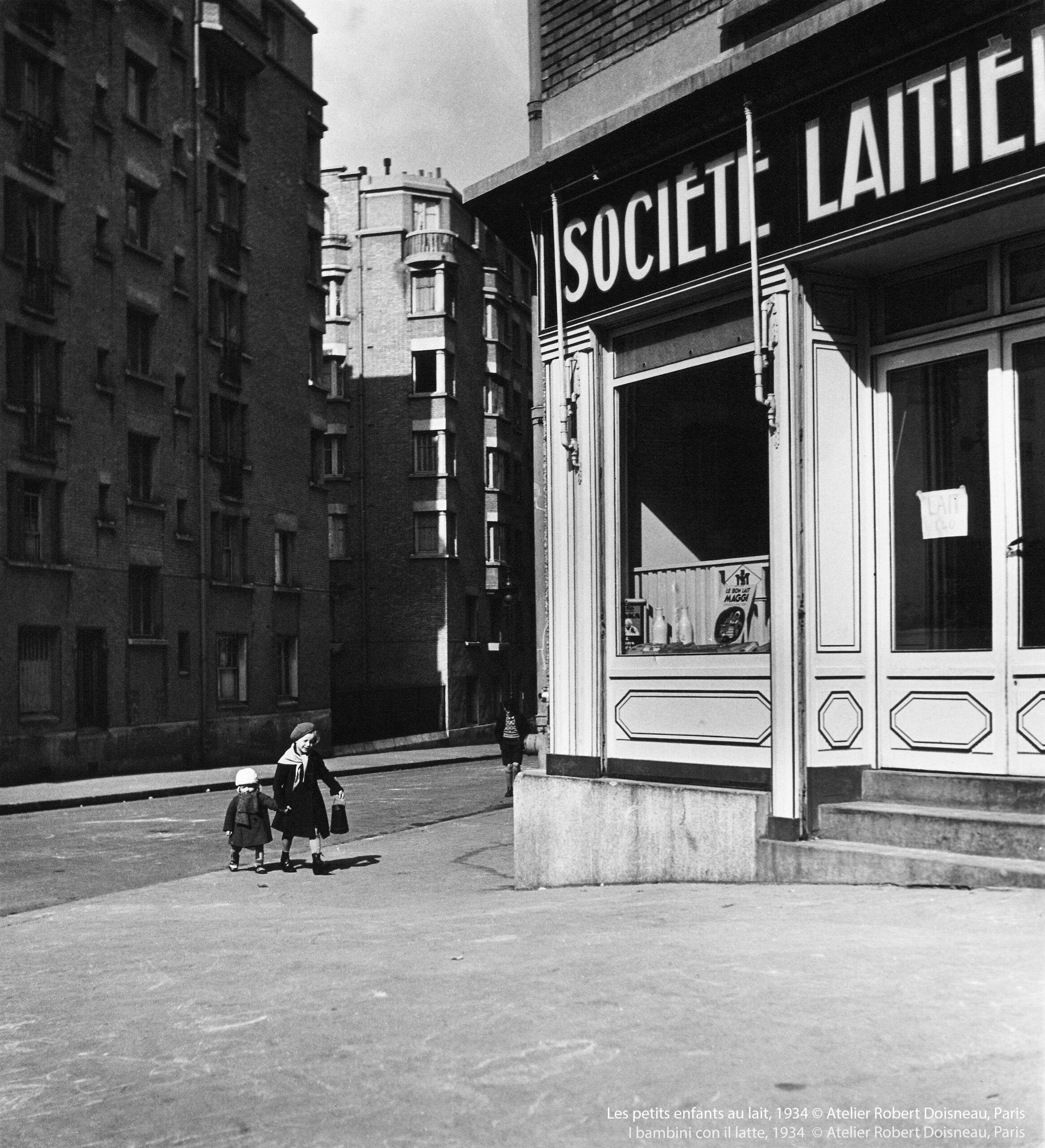 Magazzino delle idee Robert Doisneau Les petits enfants au lait 1932